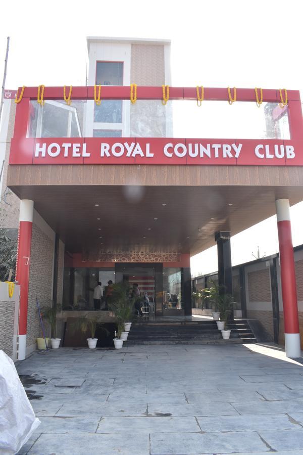 Hotel Royal Country Club Váránaszi Kültér fotó